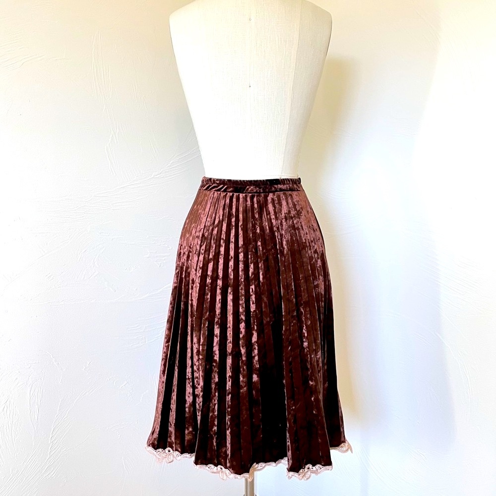213 | Velvet Brown Pleated Skirt With Lace Trim - Picture 5 of 8
